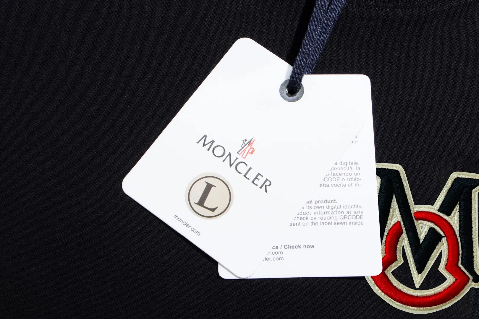 Quality《Moncler~ 》2024New Arrival T , Versatile Quality . ‼ 32 250G ‼ T 🤪 Sizes：S-M-L-XL-2XL ：Black White 、 Same Style
